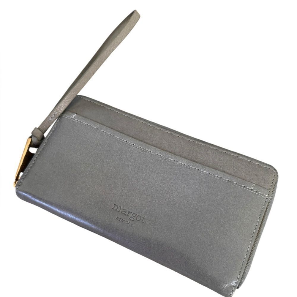 Margot New York Gabby LeatherāZiparound Wallet Wristlet Grey